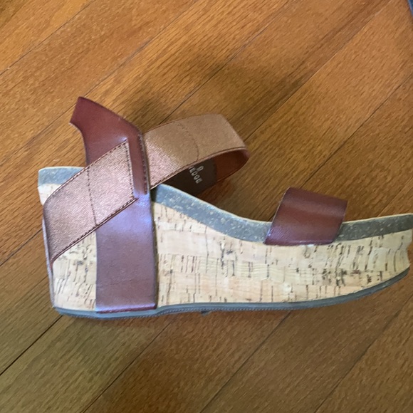 Corky Wedge Sandles - Picture 2 of 2